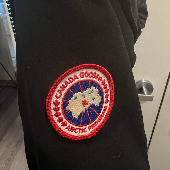 Canada Goose Black Jacket - Picture 4 of 7